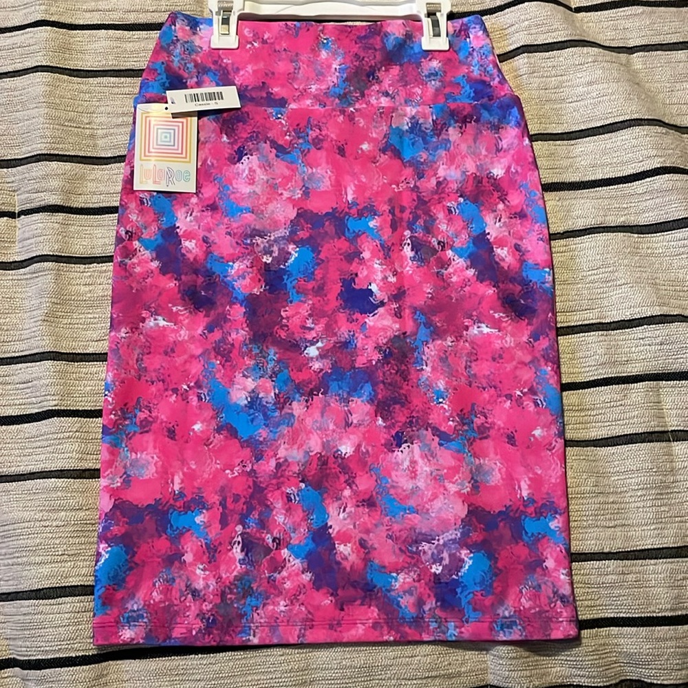 Multicolored super cute Lularoe Cassie skirt